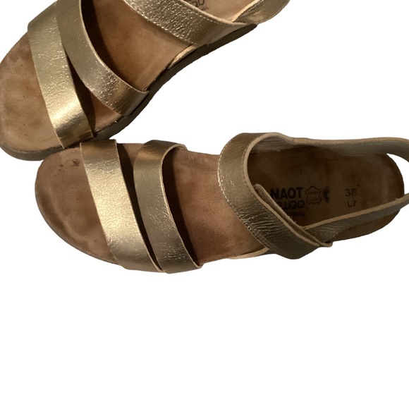 Naot Kayla Sandal in metallic gold size 38 - Picture 5 of 9
